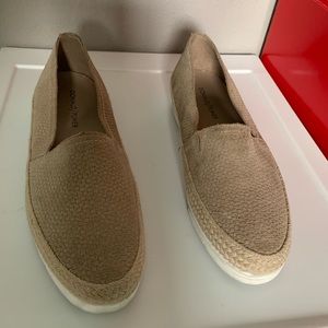 Women’s slip on shoes